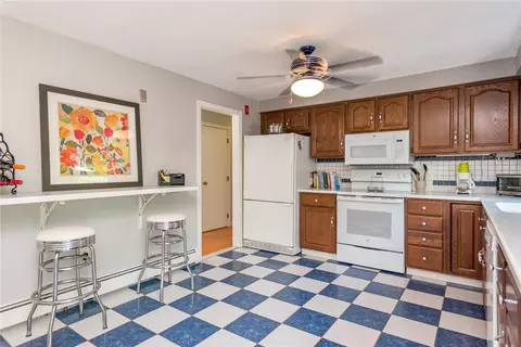 86 Achille St, Woonsocket, RI 02895 photo 10