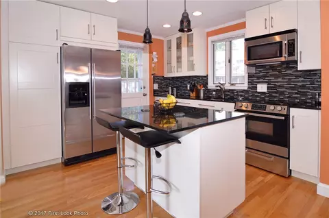 70 Everett St, Middletown, RI 02842 photo 7