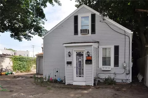 28 Bentley St, Woonsocket, RI 02895 photo 2