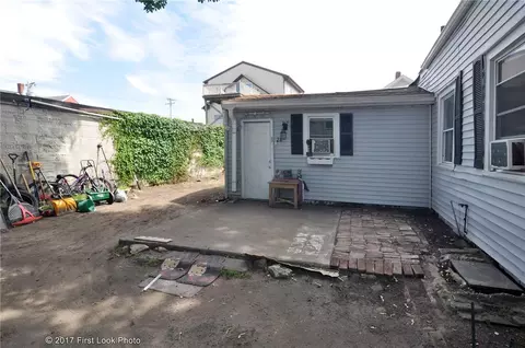 28 Bentley St, Woonsocket, RI 02895 photo 5