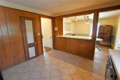 206 Holmes Rd, Warwick, RI 02888 photo 9