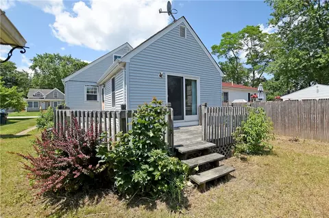 206 Holmes Rd, Warwick, RI 02888 photo 19