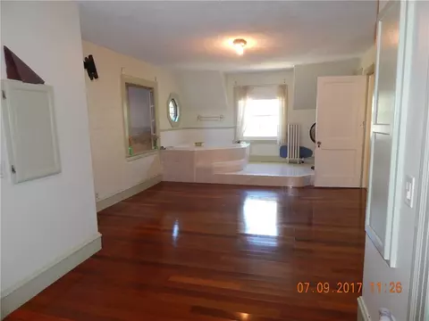 111 Beacon Ave, Warwick, RI 02889 photo 21