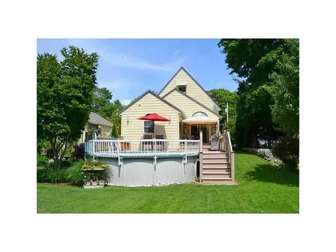 111 Beacon Ave, Warwick, RI 02889 photo 2