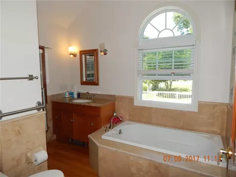 111 Beacon Ave, Warwick, RI 02889 photo 16