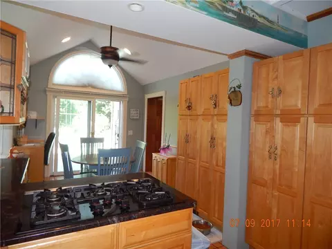 111 Beacon Ave, Warwick, RI 02889 photo 10