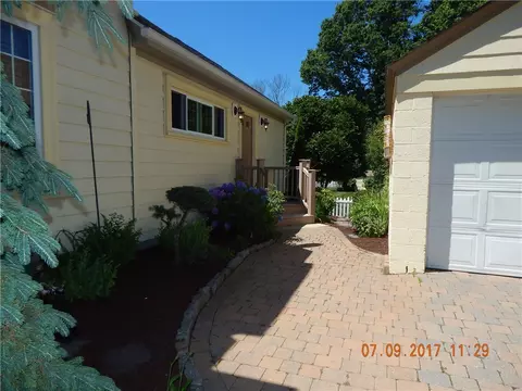 111 Beacon Ave, Warwick, RI 02889 photo 27