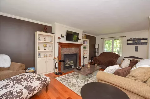 16 Wildflower Dr, Coventry, RI 02816 photo 9