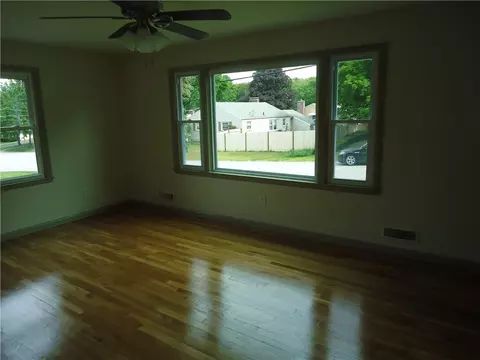 119 Marshall Rd, Woonsocket, RI 02895 photo 7