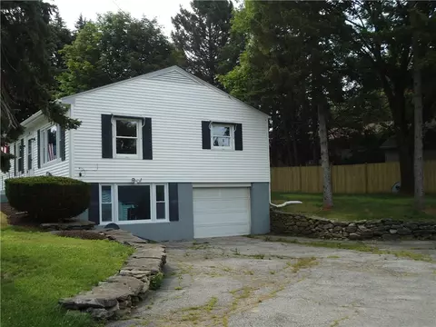 119 Marshall Rd, Woonsocket, RI 02895 photo 2
