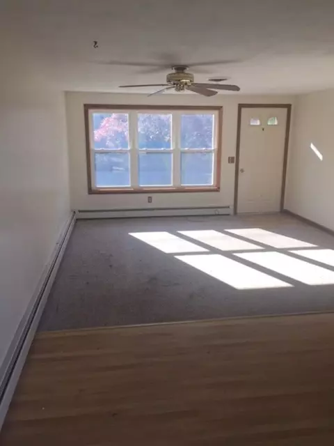 74 Levesque St, Warwick, RI 02886 photo 6