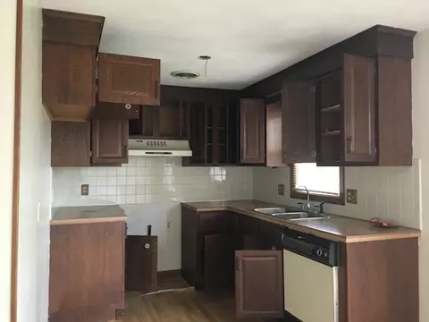 74 Levesque St, Warwick, RI 02886 photo 8