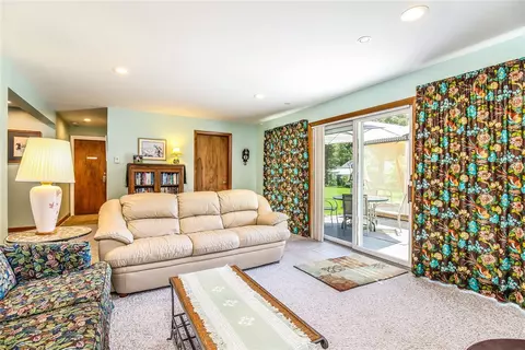 72 Benson Ave, Westerly, RI 02891 photo 24