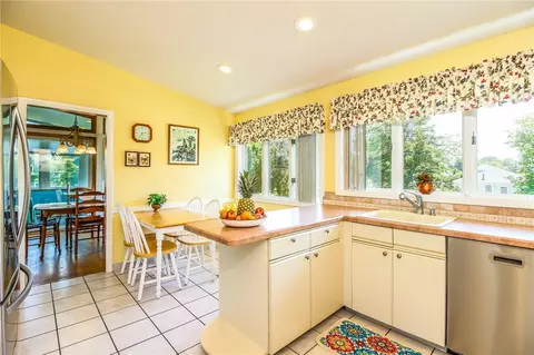 72 Benson Ave, Westerly, RI 02891 photo 13