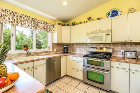 72 Benson Ave, Westerly, RI 02891 photo 14