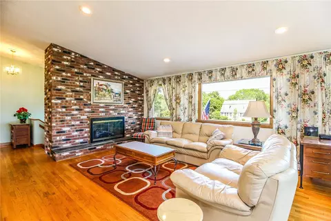 72 Benson Ave, Westerly, RI 02891 photo 4