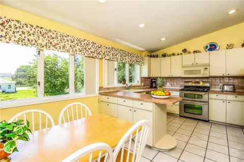 72 Benson Ave, Westerly, RI 02891 photo 12