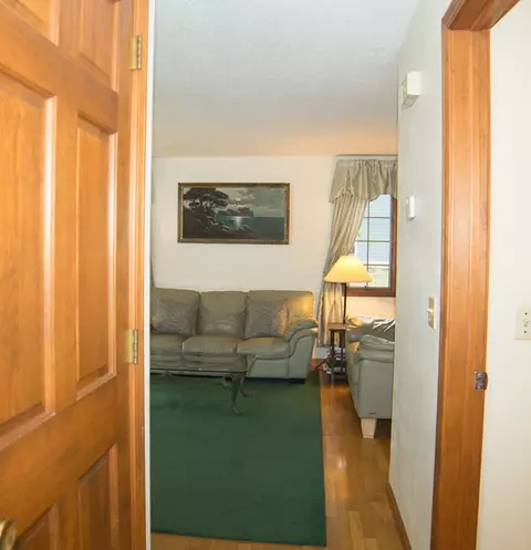 16 Surrey Dr, Westerly, RI 02891 photo 5