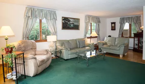16 Surrey Dr, Westerly, RI 02891 photo 3