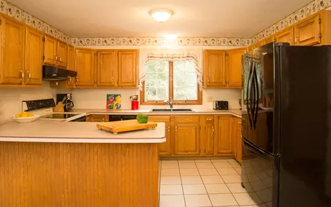 16 Surrey Dr, Westerly, RI 02891 photo 10