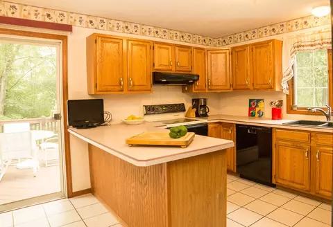 16 Surrey Dr, Westerly, RI 02891 photo 11