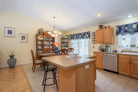 126 E Killingly Rd, Foster, RI 02825 photo 9