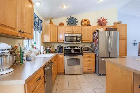 126 E Killingly Rd, Foster, RI 02825 photo 12