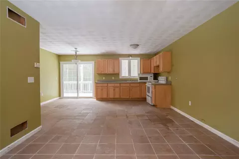 126 E Killingly Rd, Foster, RI 02825 photo 29