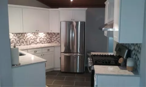 24 Fishs Ln, Warwick, RI 02886 photo 8
