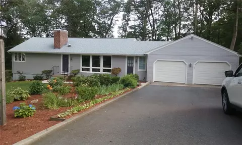 24 Fishs Ln, Warwick, RI 02886 photo 2