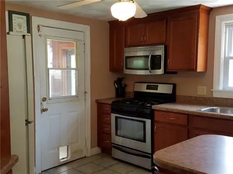 75 Birch St, Warwick, RI 02888 photo 3