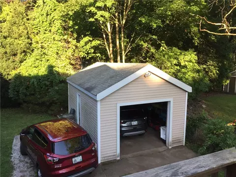 97 Knotty Oak Rd, Coventry, RI 02816 photo 4