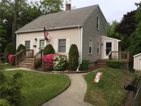 97 Knotty Oak Rd, Coventry, RI 02816 photo 2