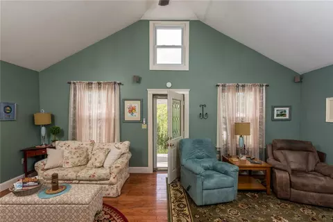 234 Oregon Ave, Woonsocket, RI 02895 photo 9