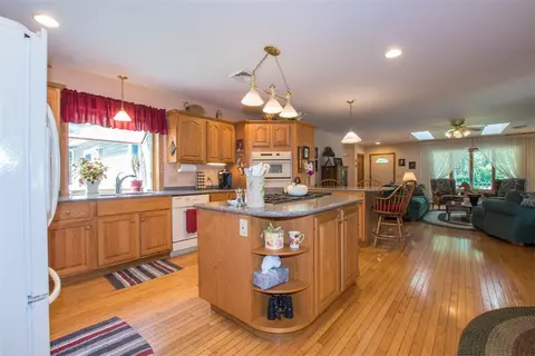 442 Widow Sweets Rd, Exeter, RI 02822 photo 11