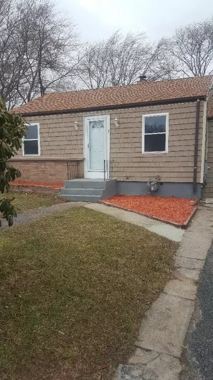 1 Marquette Dr, Warwick, RI 02888 photo 2