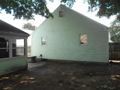 258 Pullen Ave, Pawtucket, RI 02861 photo 5