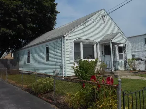 258 Pullen Ave, Pawtucket, RI 02861 photo 2