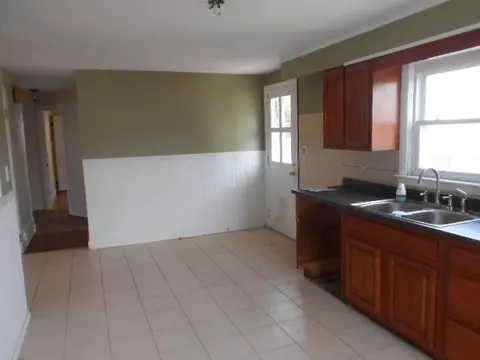 258 Pullen Ave, Pawtucket, RI 02861 photo 9