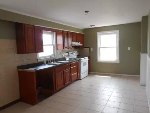 258 Pullen Ave, Pawtucket, RI 02861 photo 8