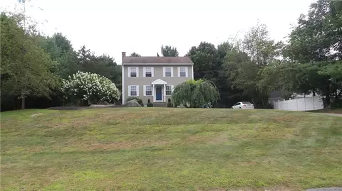 4 Hesspar Dr, Westerly, RI 02891 photo 2