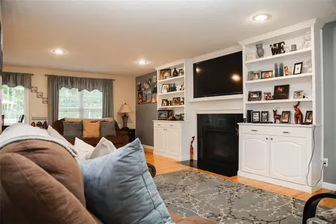 8 Conifer Ct, Coventry, RI 02816 photo 8