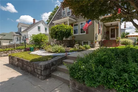 363 Mowry St, Woonsocket, RI 02895 photo 3