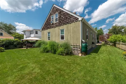 363 Mowry St, Woonsocket, RI 02895 photo 24