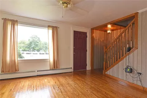 26 Draper Ave, Warwick, RI 02889 photo 2