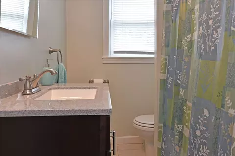 26 Draper Ave, Warwick, RI 02889 photo 12