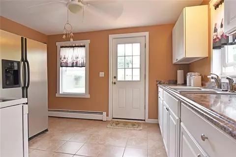 26 Draper Ave, Warwick, RI 02889 photo 7