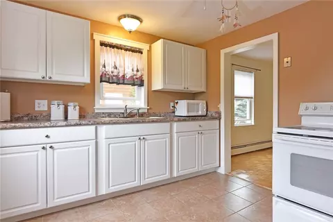 26 Draper Ave, Warwick, RI 02889 photo 8