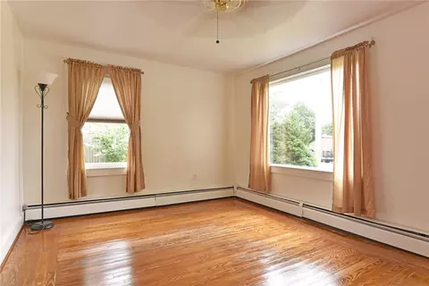 26 Draper Ave, Warwick, RI 02889 photo 4