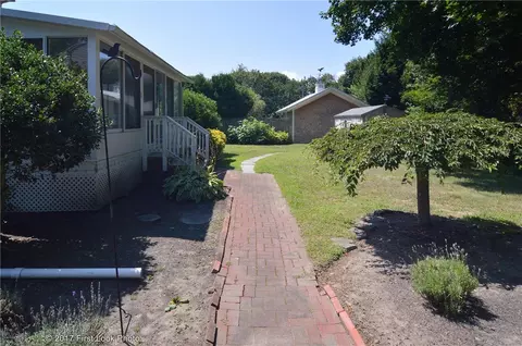 75 Maple Ln, Bristol, RI 02809 photo 29